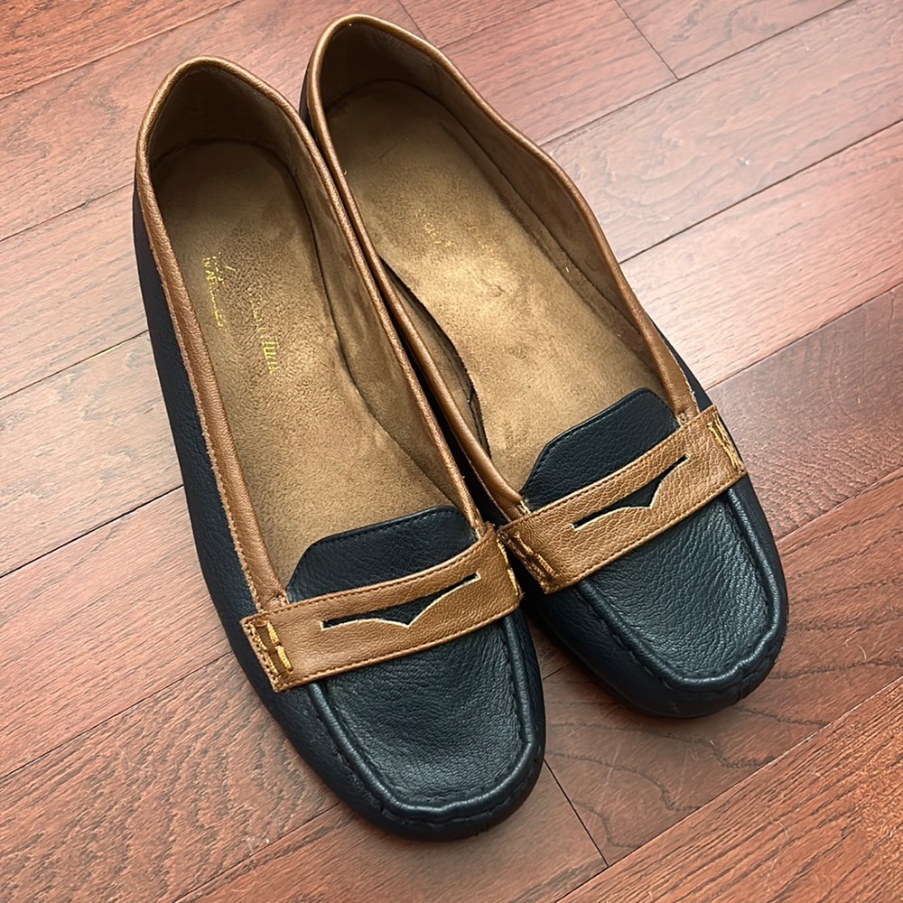 Women’s Aerosoles Navy & Brown Loafers